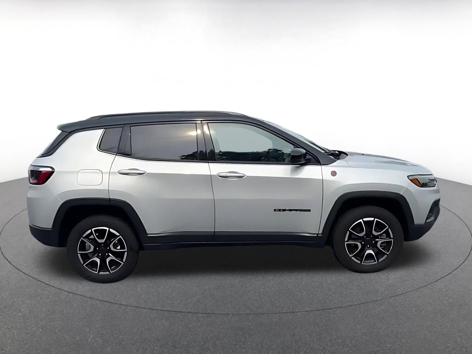 Thumbnail: 2025 Jeep Compass - 15