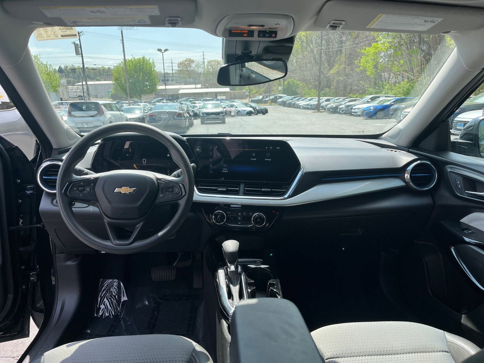 Thumbnail: 2025 Chevrolet Trax - 28