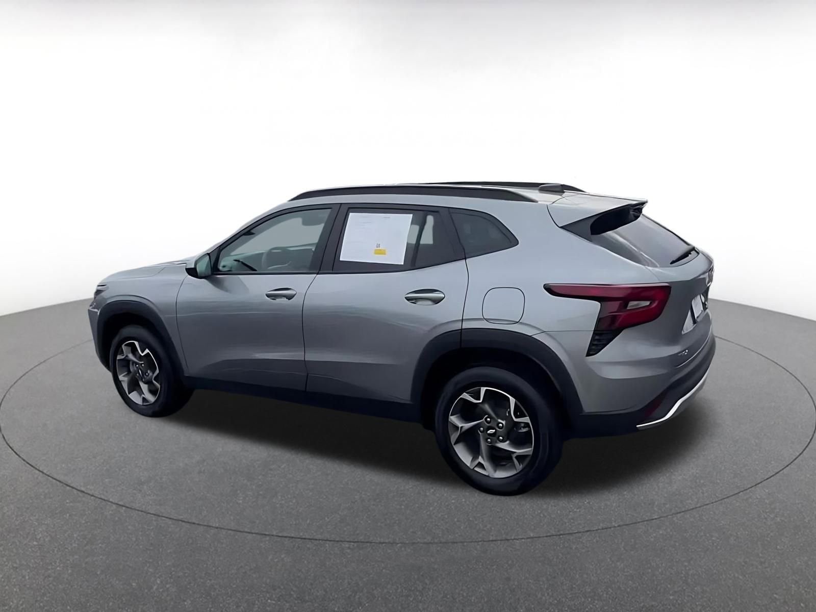 Thumbnail: 2025 Chevrolet Trax - 10