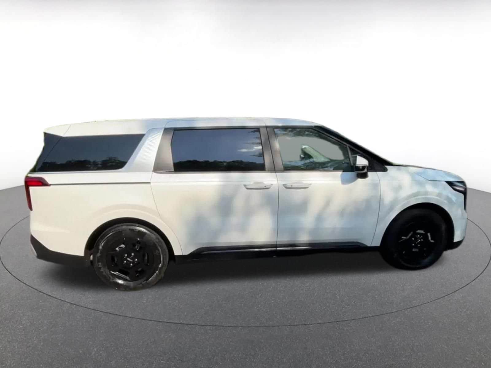 Thumbnail: 2026 Kia Carnival - 16