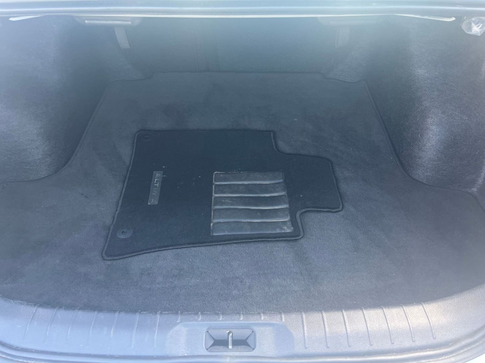 Thumbnail: 2025 Nissan Altima - 25