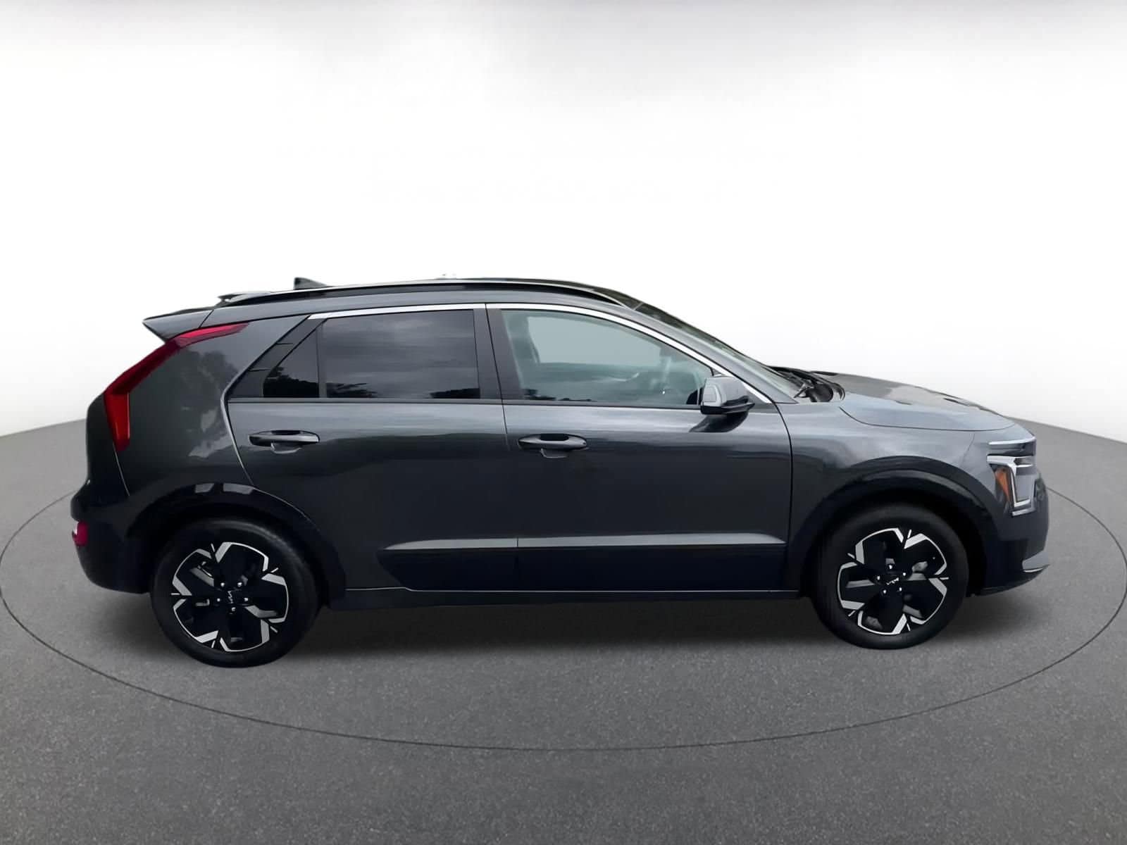 Thumbnail: 2023 Kia Niro - 16