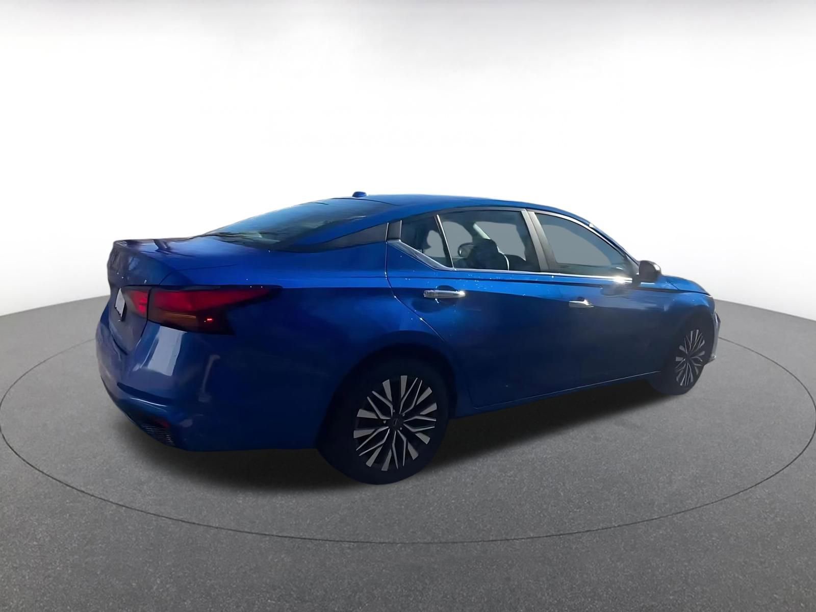 Thumbnail: 2025 Nissan Altima - 15