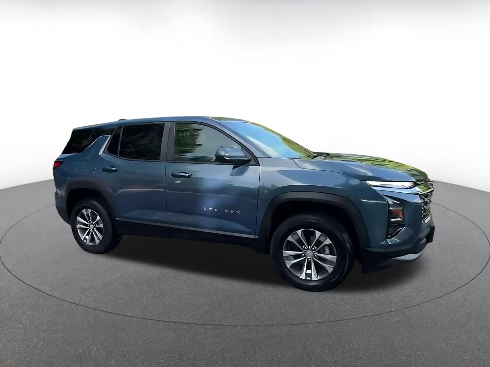 Thumbnail: 2025 Chevrolet Equinox - 2