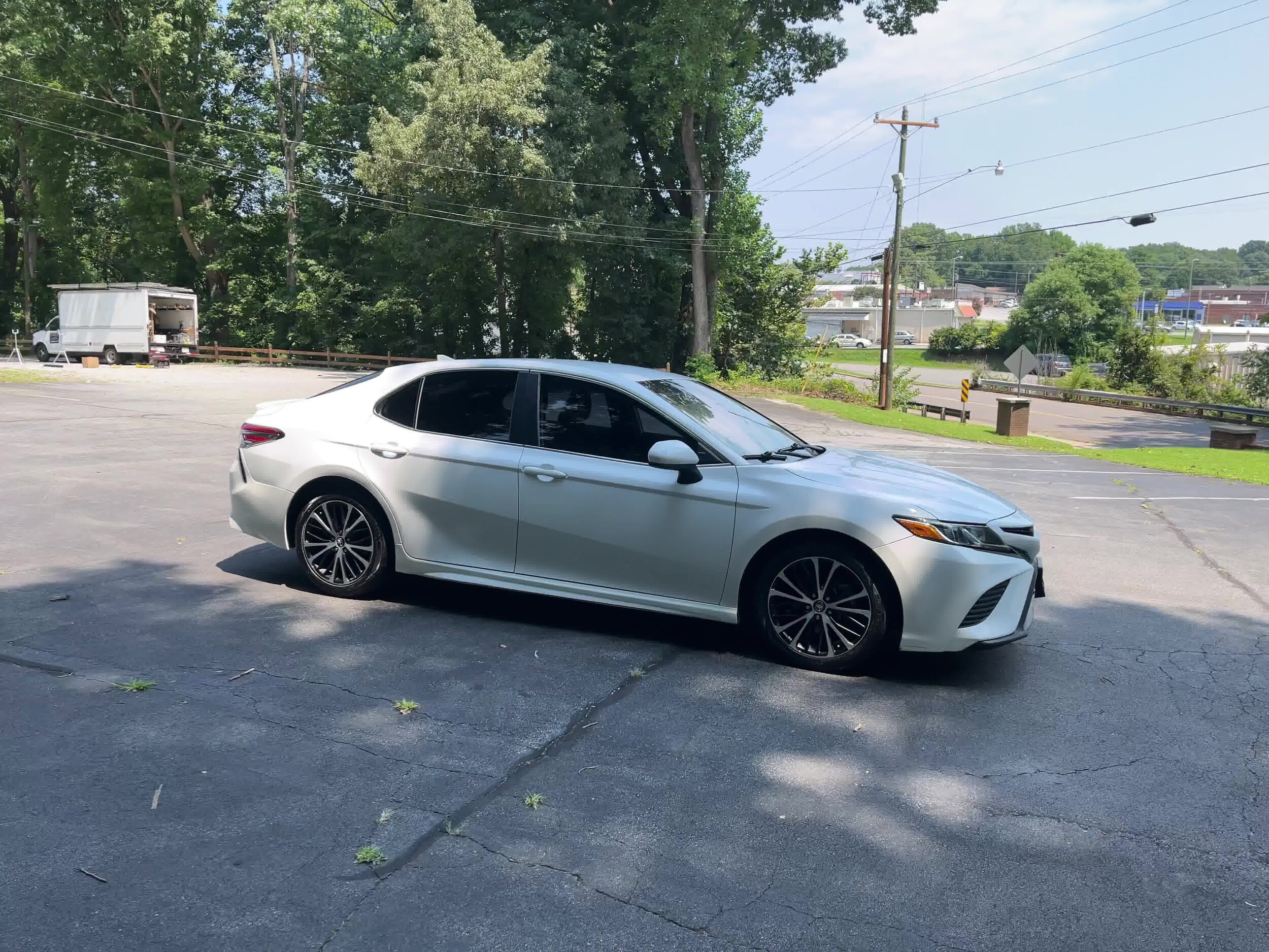 2019 Toyota Camry SE 2