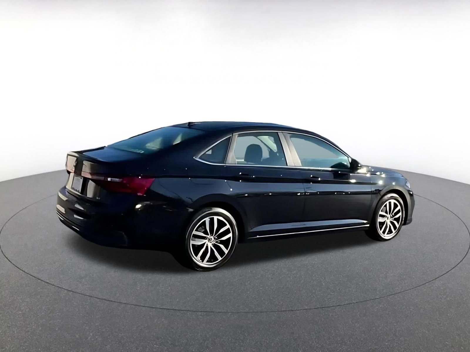 Thumbnail: 2025 Volkswagen Jetta - 15