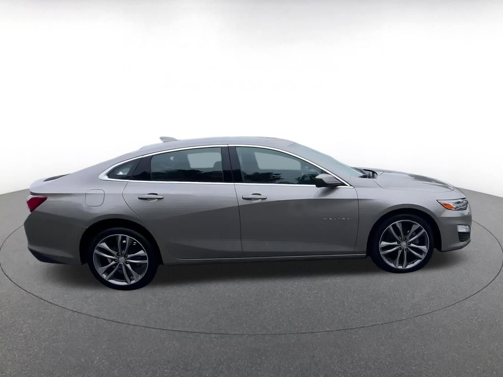 Thumbnail: 2024 Chevrolet Malibu - 16