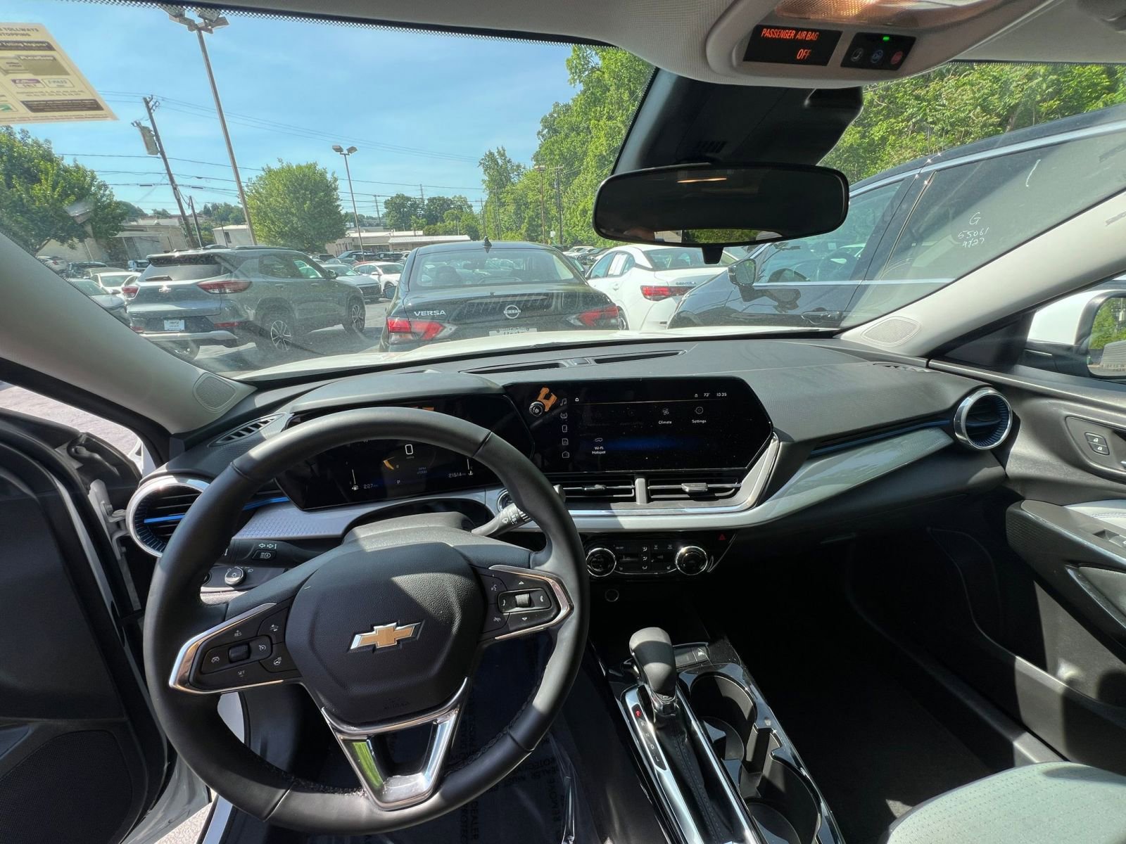Thumbnail: 2025 Chevrolet Trax - 28