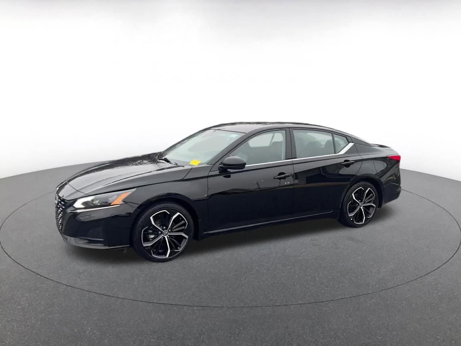 Thumbnail: 2025 Nissan Altima - 8