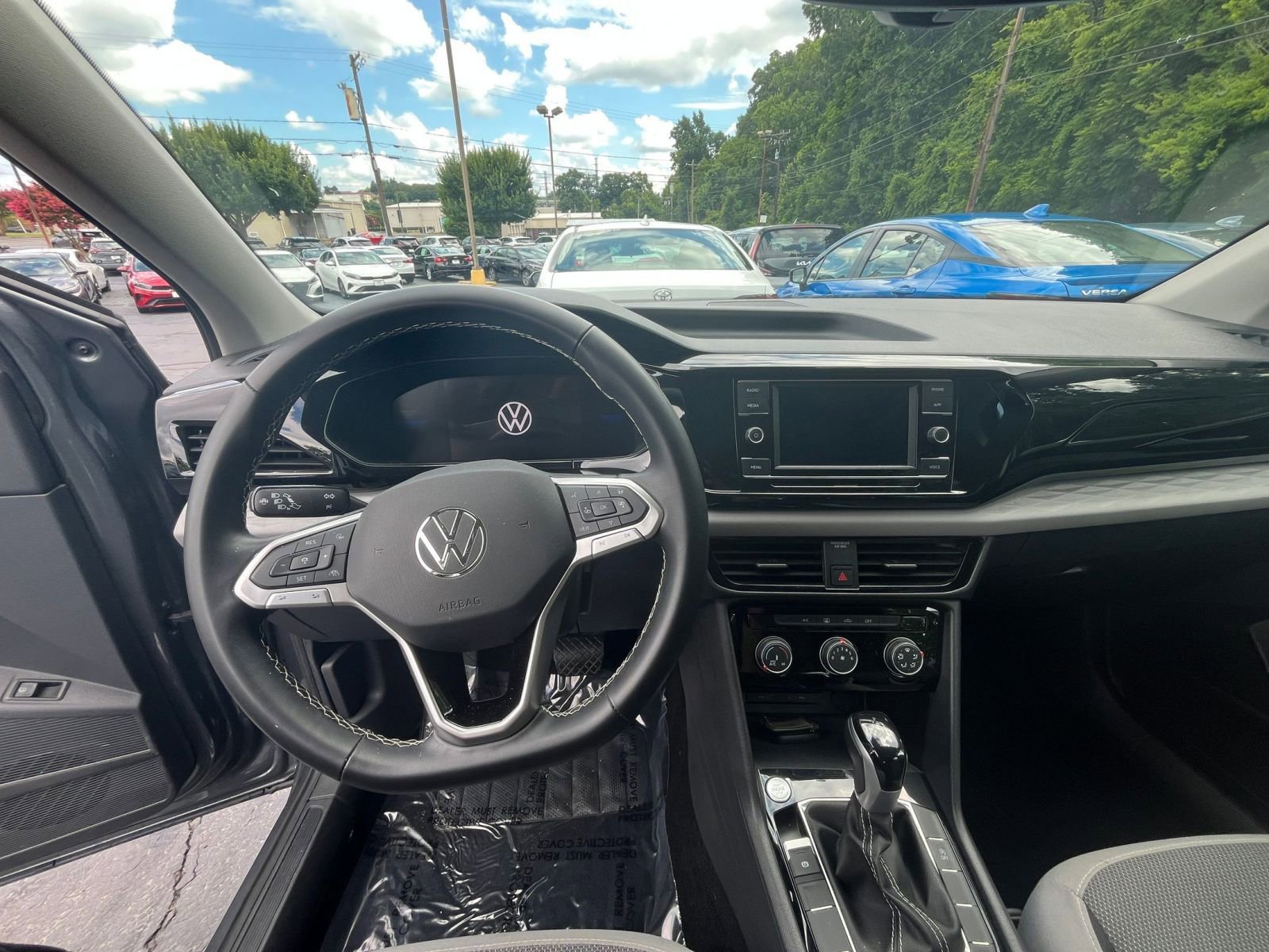 Thumbnail: 2024 Volkswagen Taos - 28