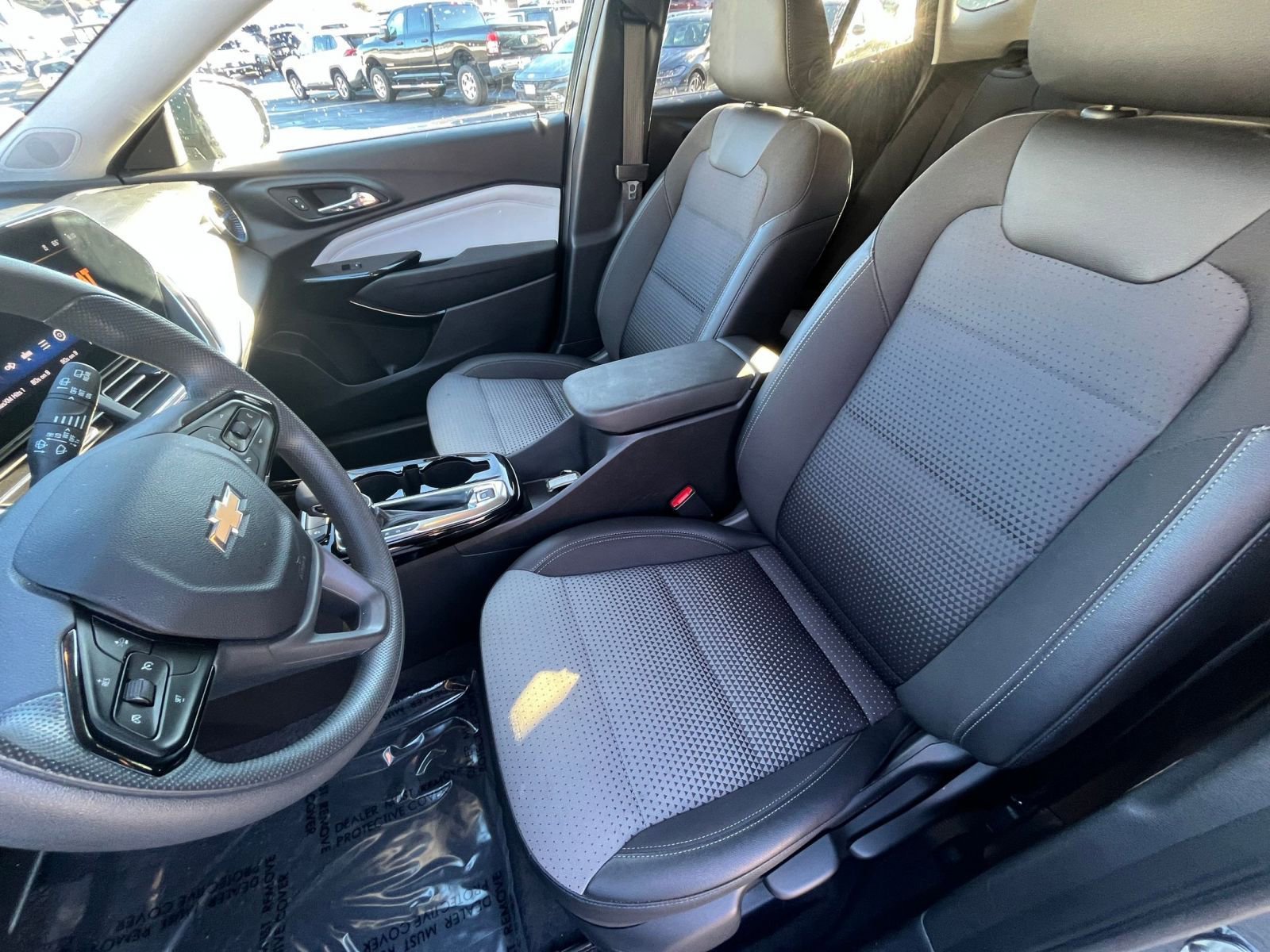 Thumbnail: 2025 Chevrolet Trax - 30