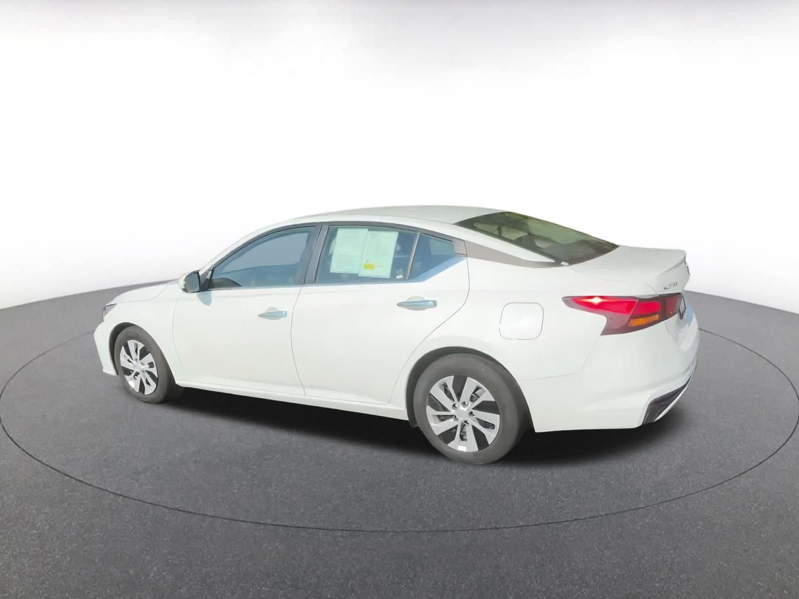 Thumbnail: 2023 Nissan Altima - 10