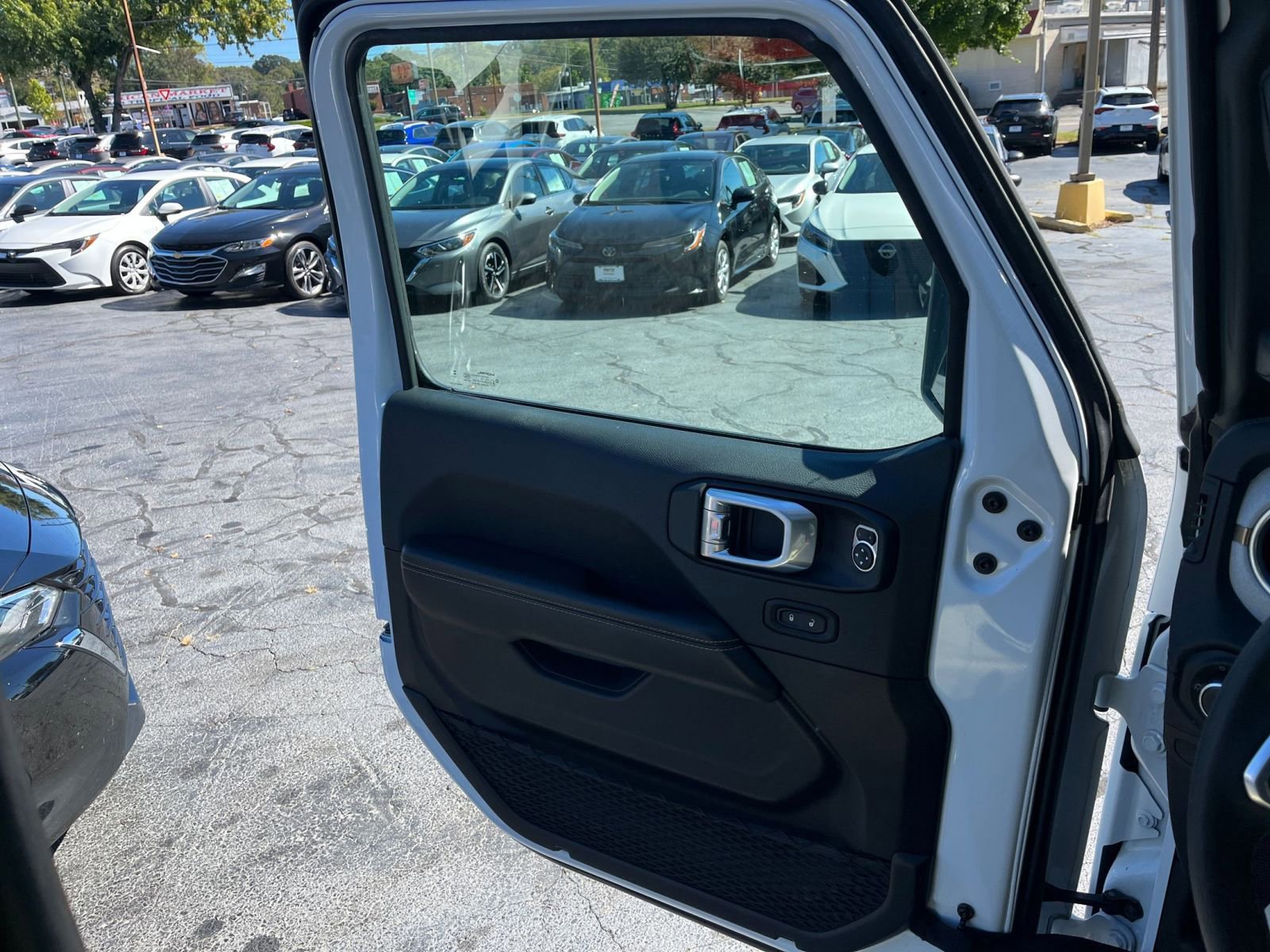 Thumbnail: 2025 Jeep Wrangler - 18