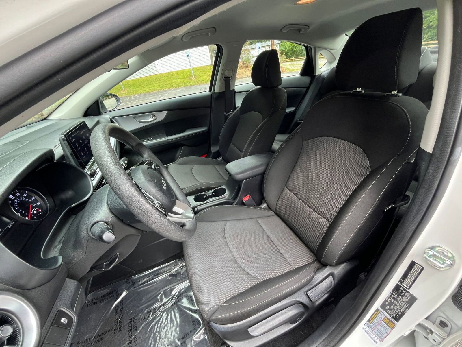 Thumbnail: 2024 Kia Forte - 32