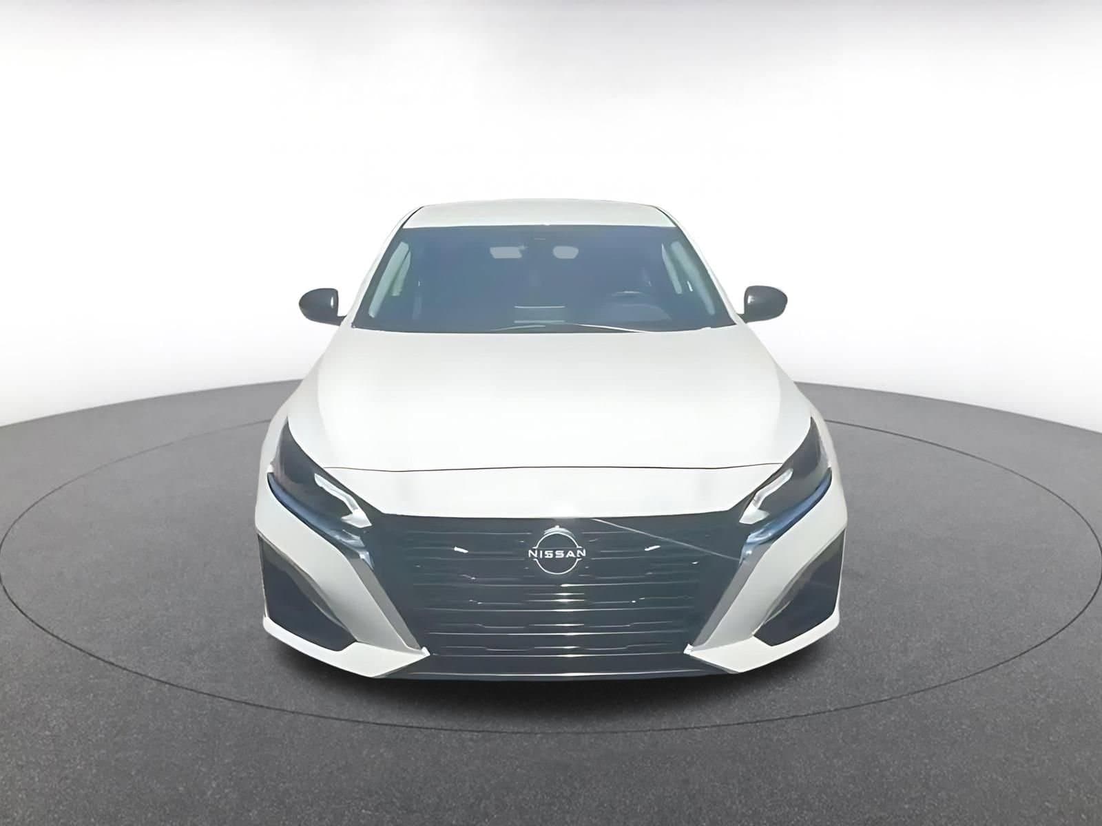 Thumbnail: 2025 Nissan Altima - 4