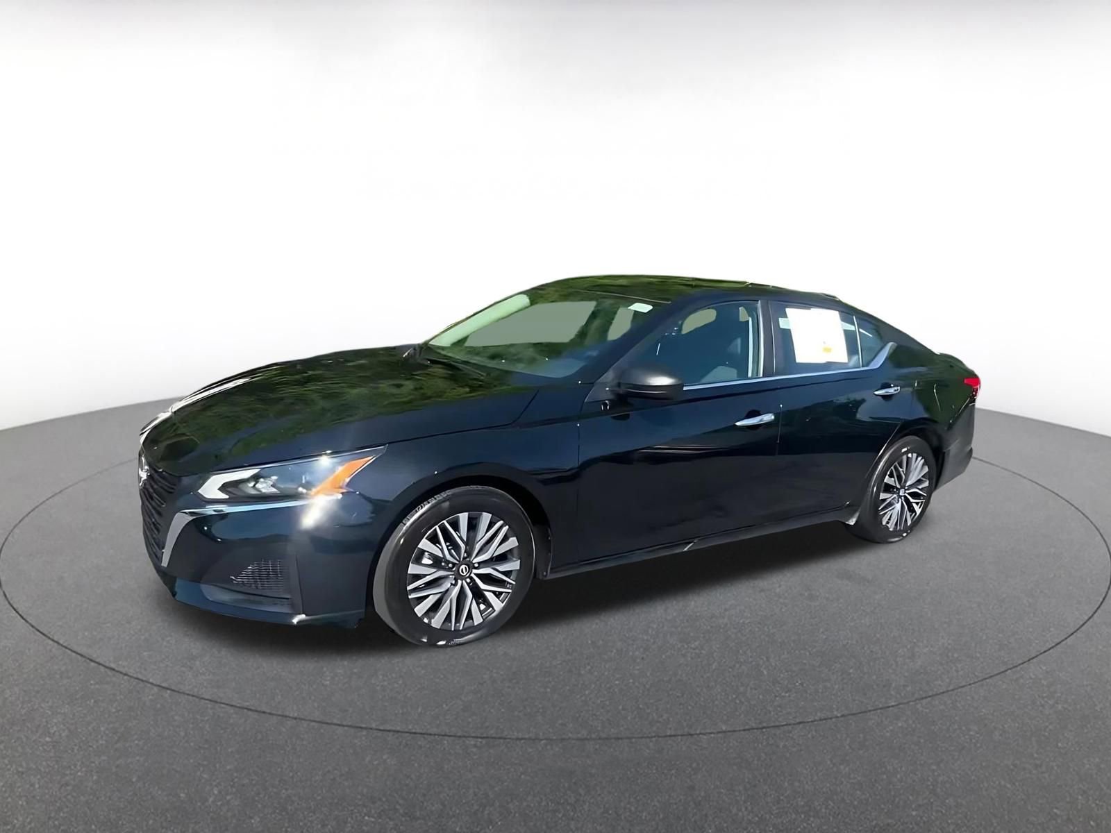 Thumbnail: 2025 Nissan Altima - 8