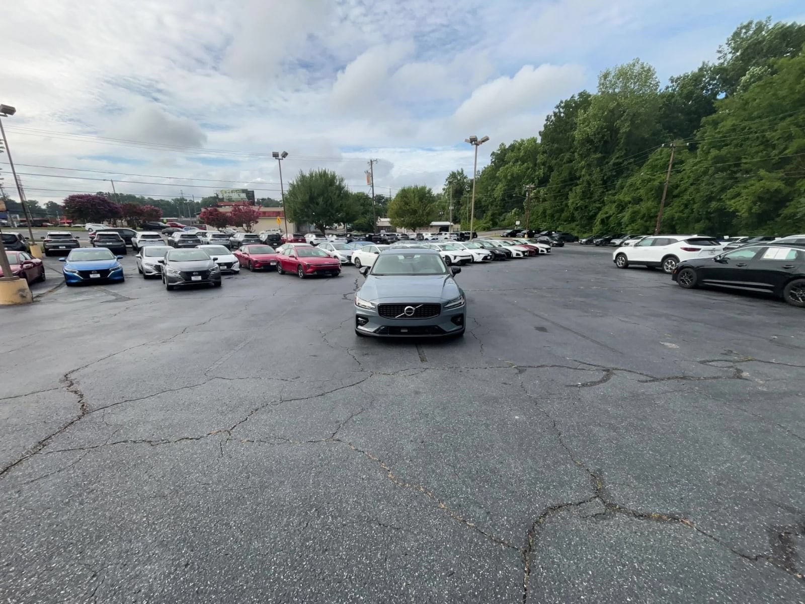 Thumbnail: 2024 Volvo S60 - 16