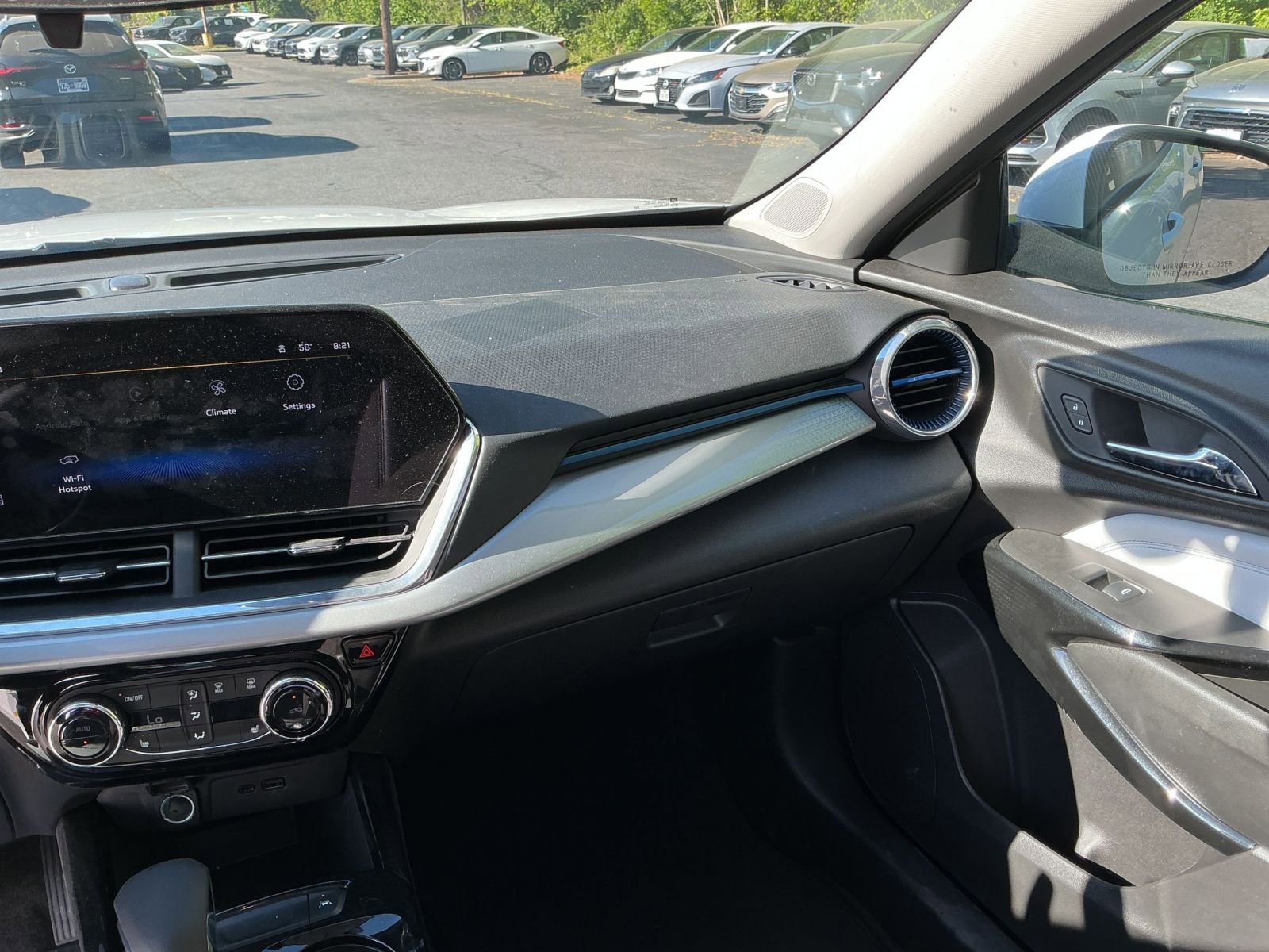 Thumbnail: 2025 Chevrolet Trax - 30