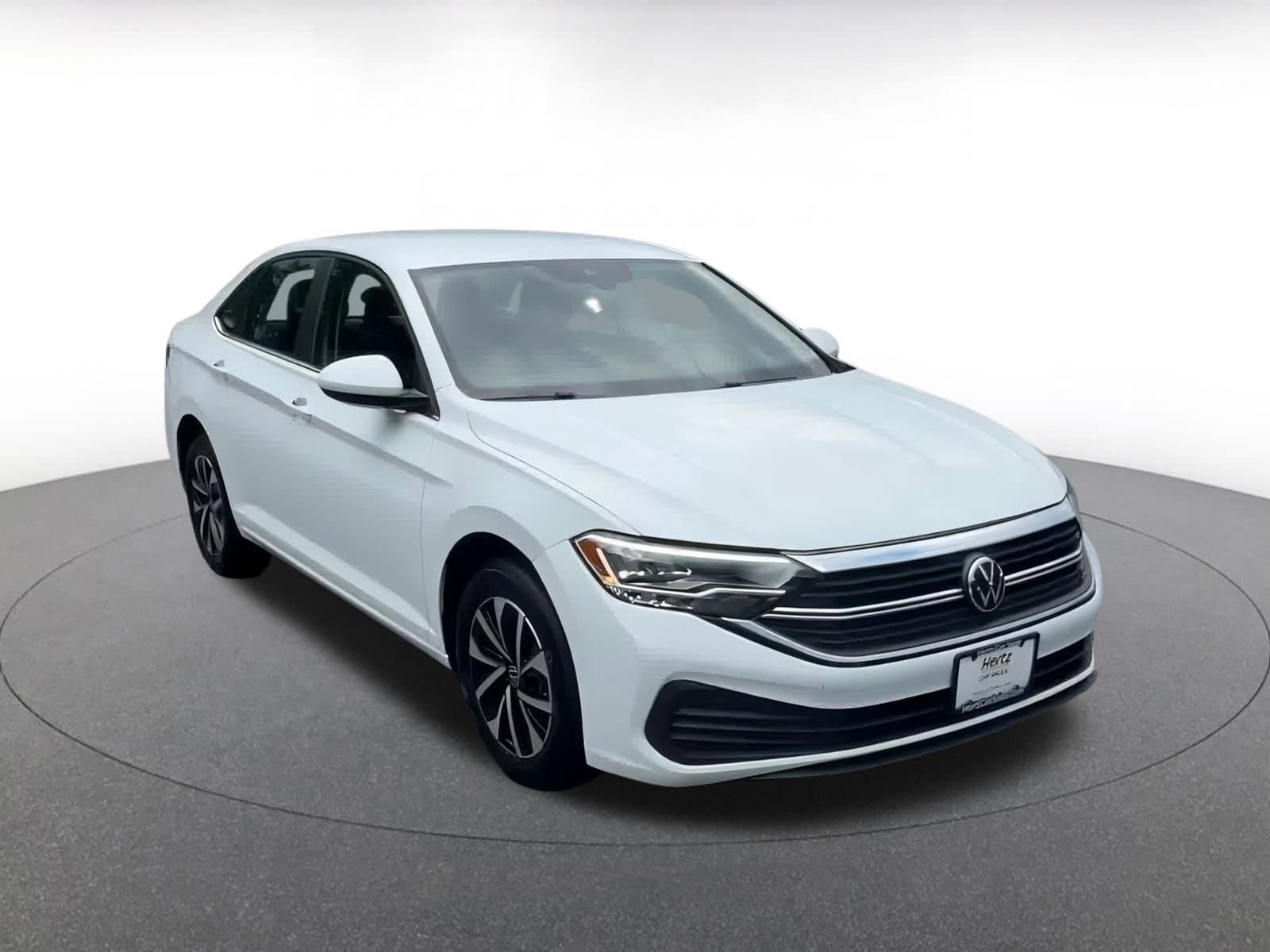 Thumbnail: 2024 Volkswagen Jetta - 3