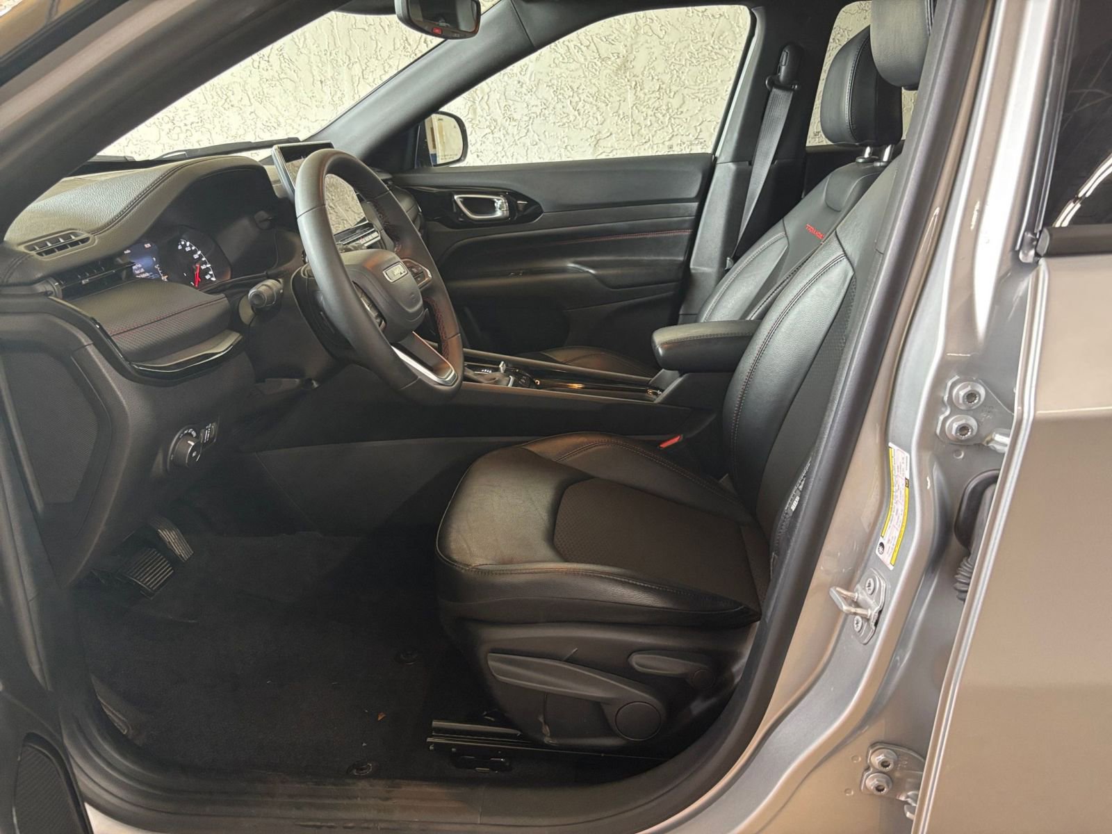 Thumbnail: 2025 Jeep Compass - 22
