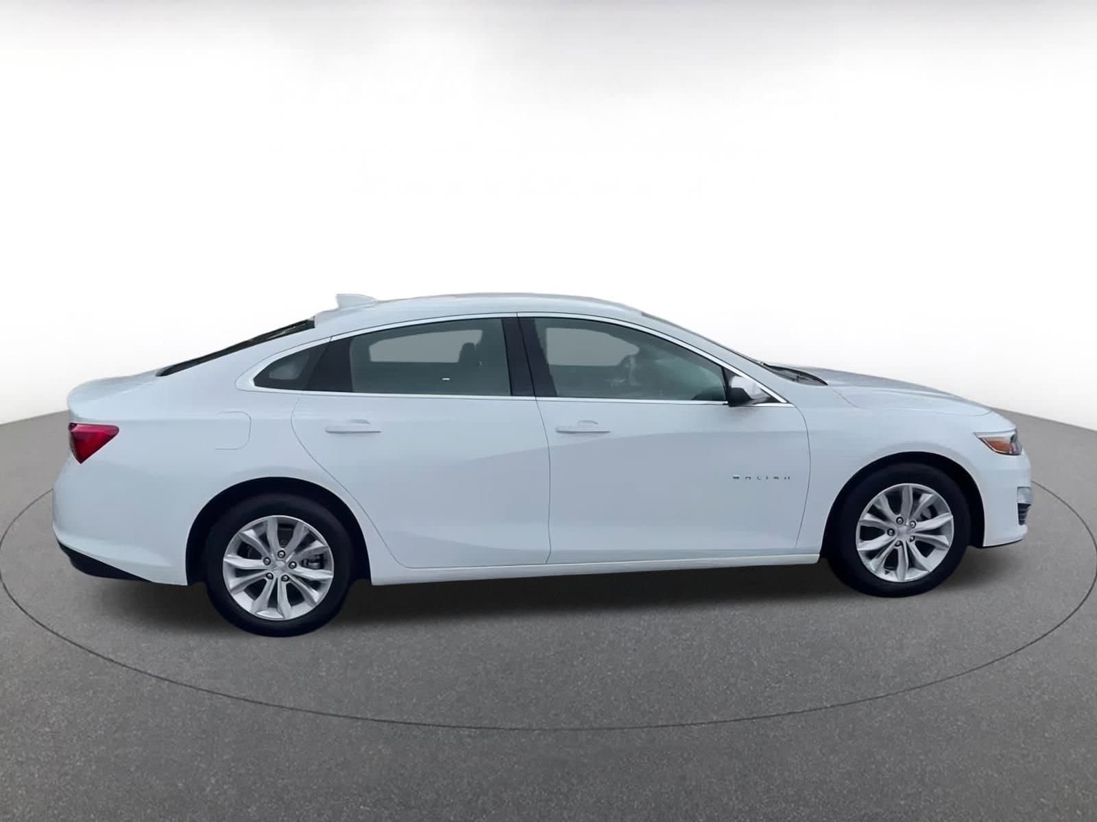 Thumbnail: 2024 Chevrolet Malibu - 16