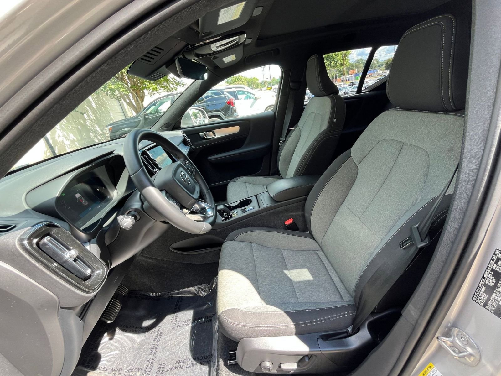 Thumbnail: 2024 Volvo XC40 - 34