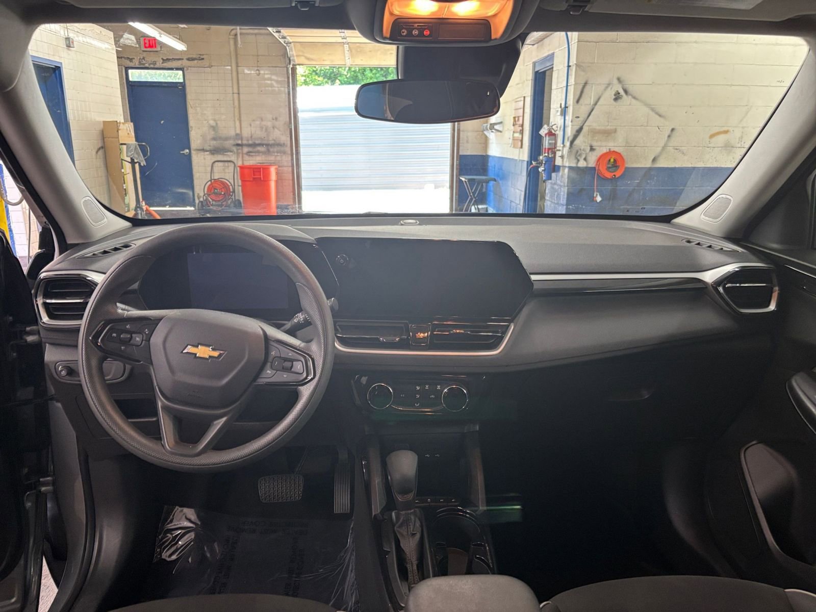 Thumbnail: 2025 Chevrolet TrailBlazer - 28