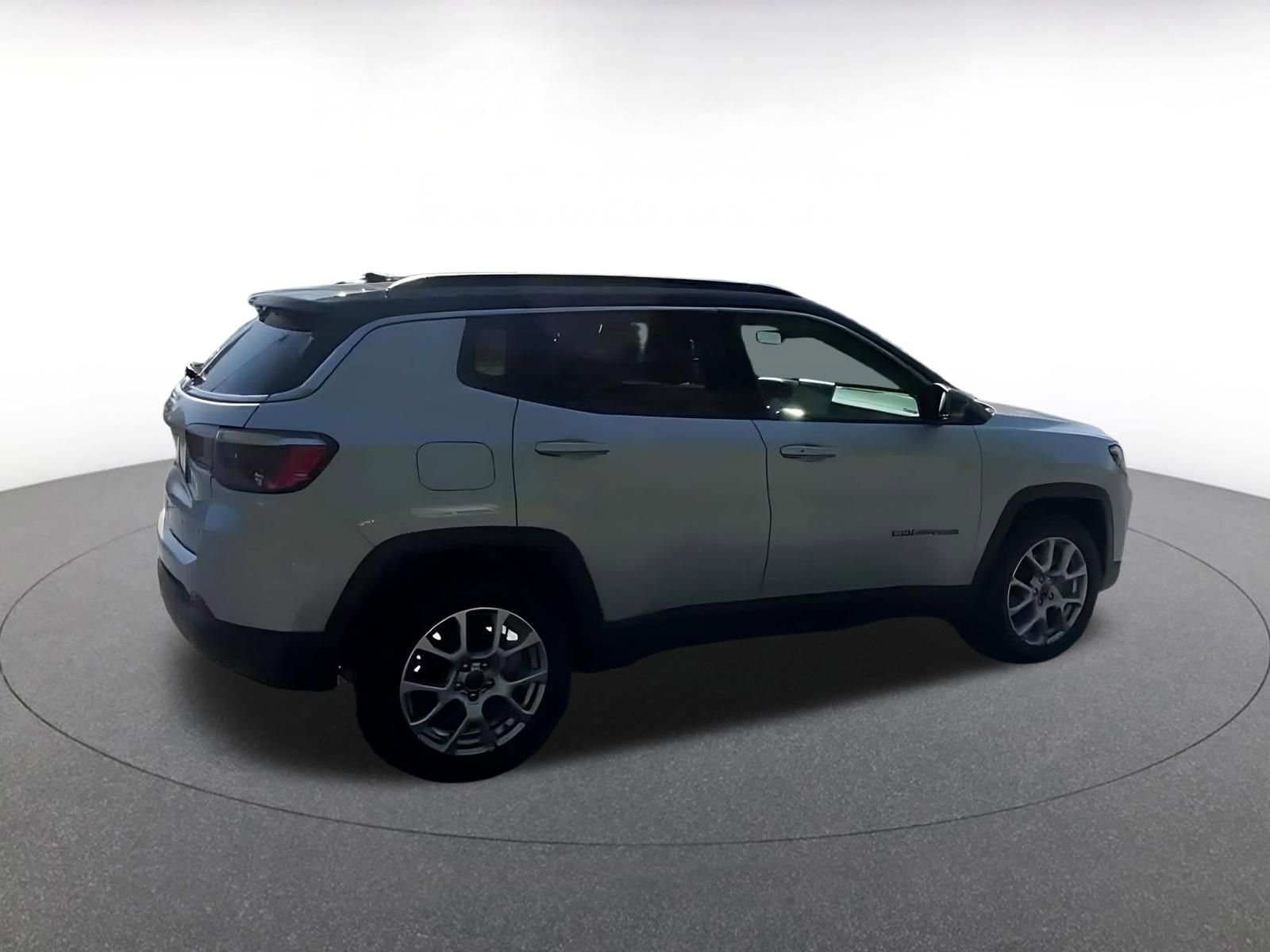 Thumbnail: 2025 Jeep Compass - 14