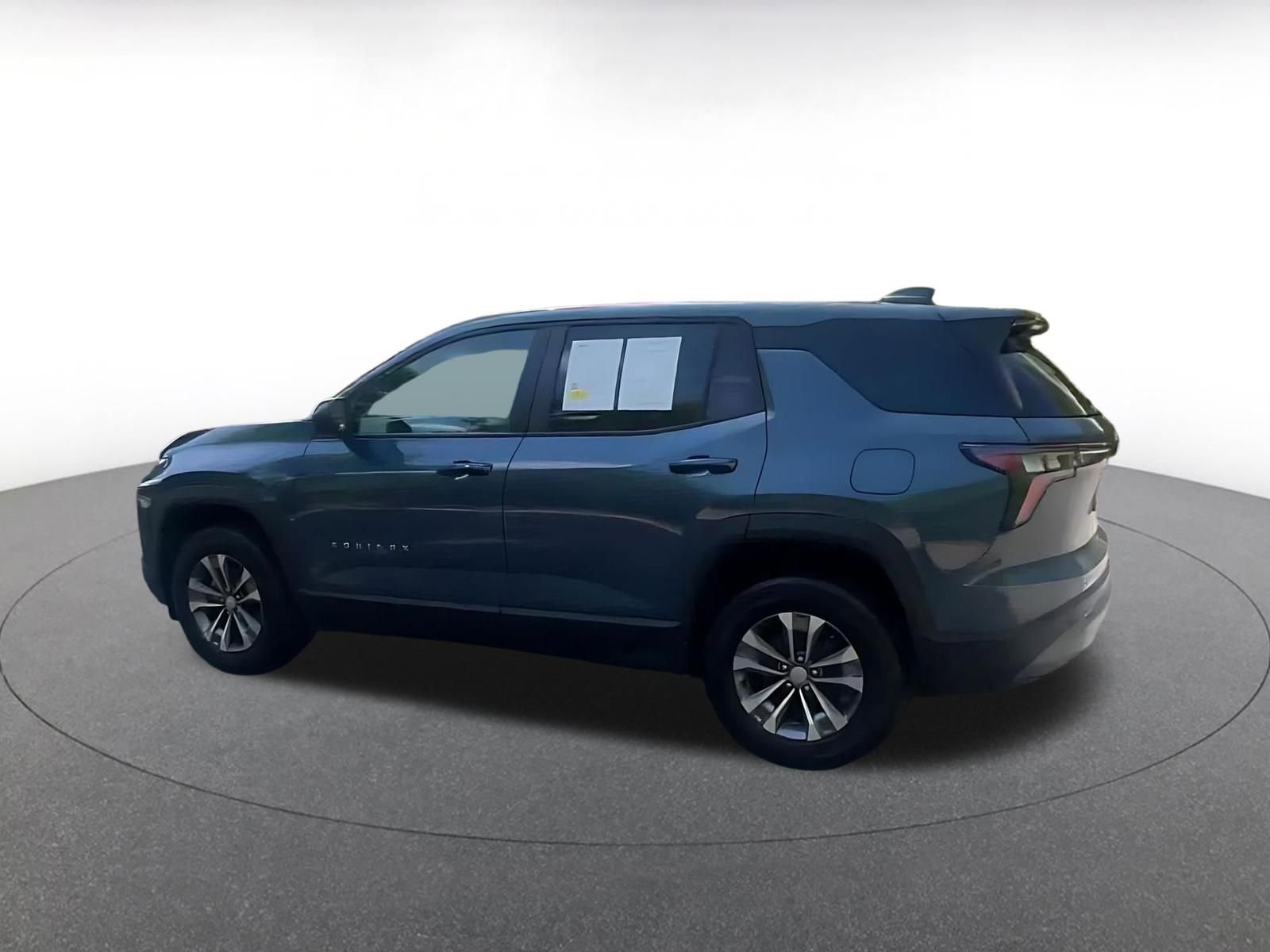 Thumbnail: 2025 Chevrolet Equinox - 10