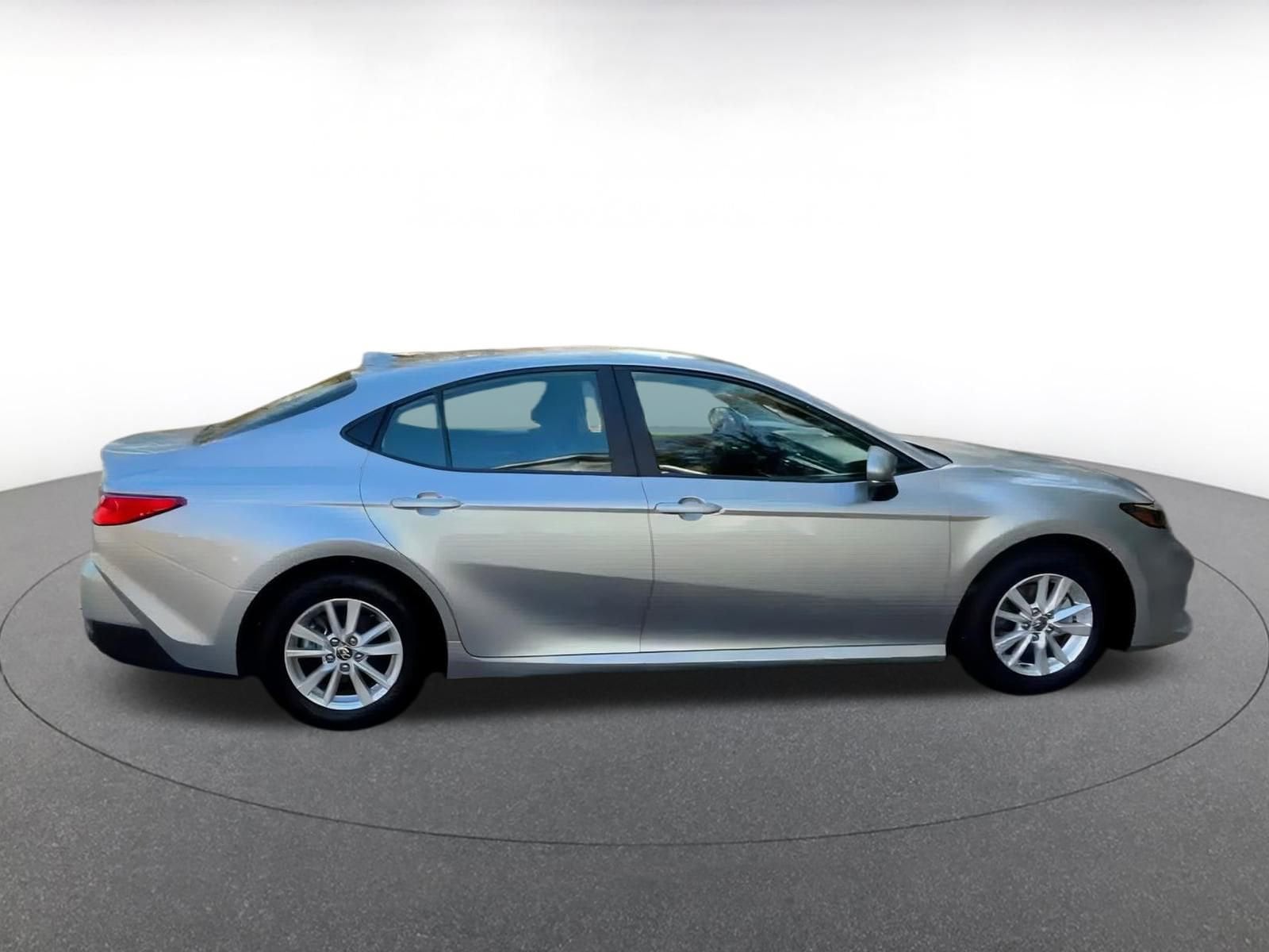 Thumbnail: 2025 Toyota Camry - 18