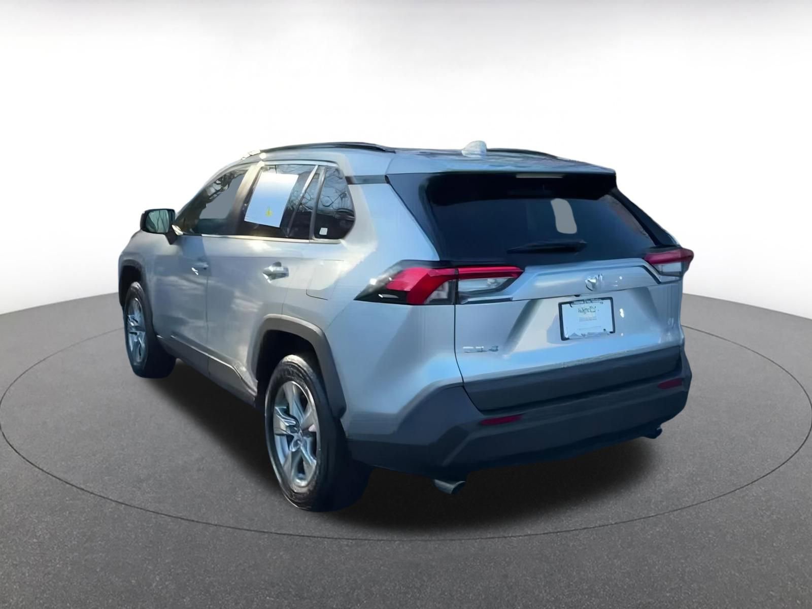 Thumbnail: 2025 Toyota RAV4 - 10