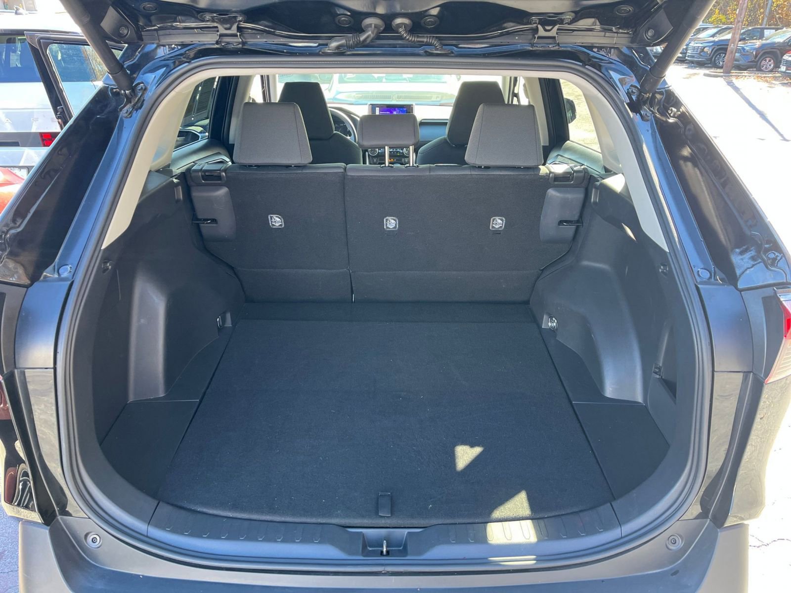 Thumbnail: 2025 Toyota RAV4 - 27