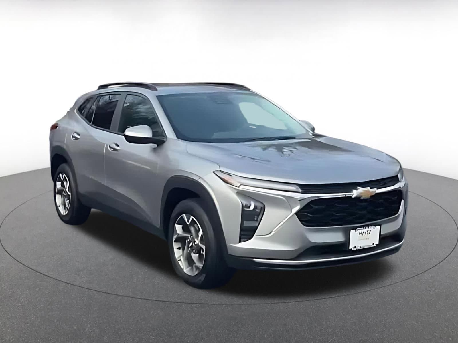 Thumbnail: 2025 Chevrolet Trax - 3