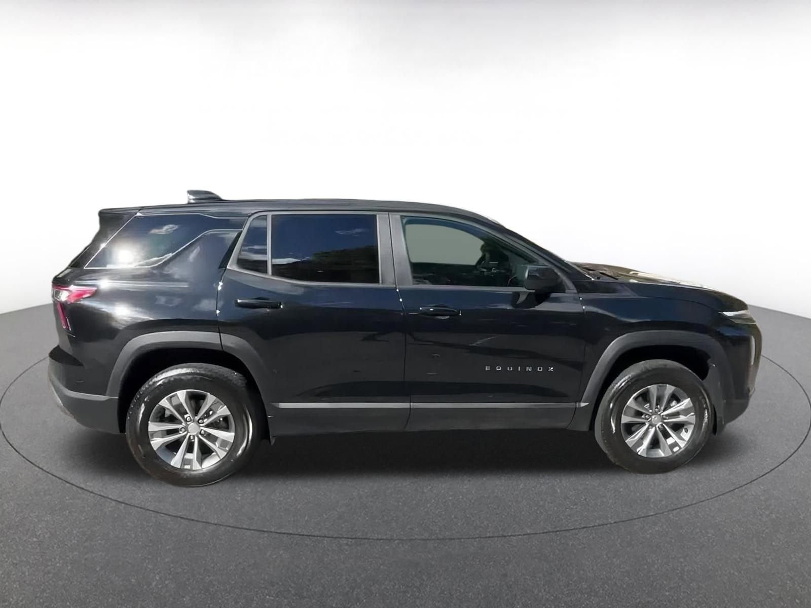 Thumbnail: 2025 Chevrolet Equinox - 16