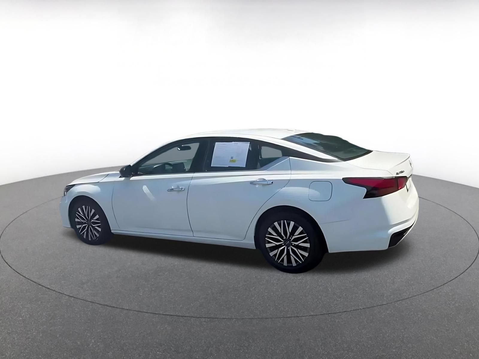 Thumbnail: 2025 Nissan Altima - 8