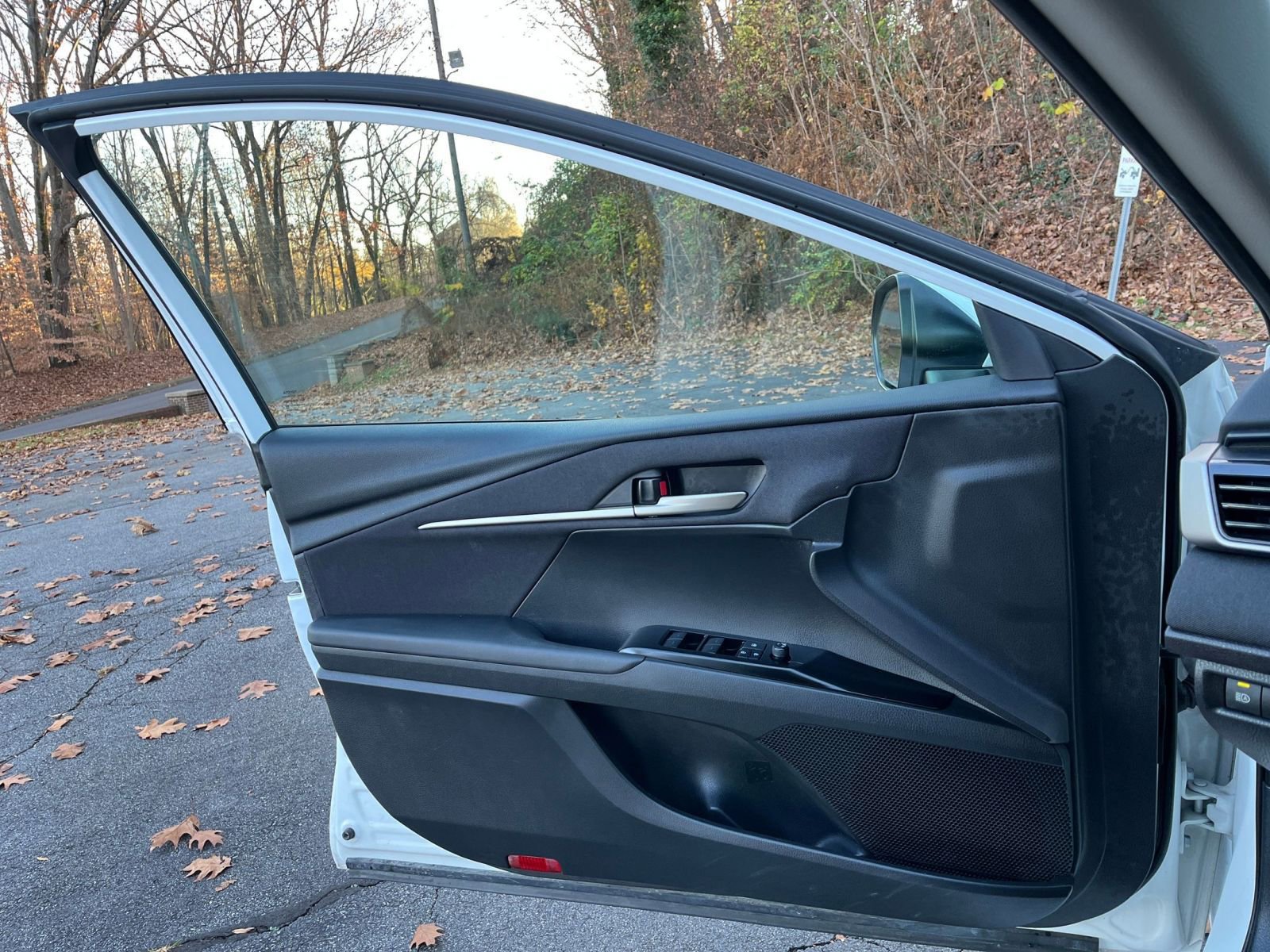 Thumbnail: 2025 Toyota Camry - 18