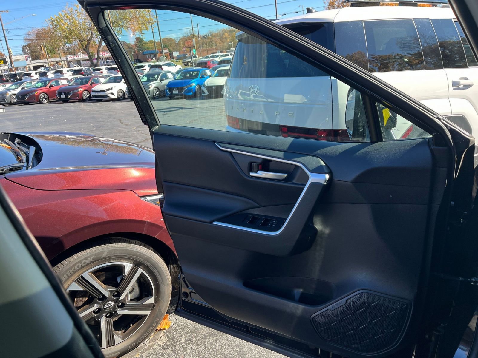 Thumbnail: 2025 Toyota RAV4 - 18