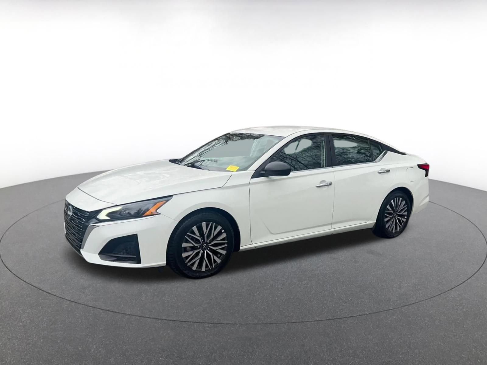 Thumbnail: 2025 Nissan Altima - 8