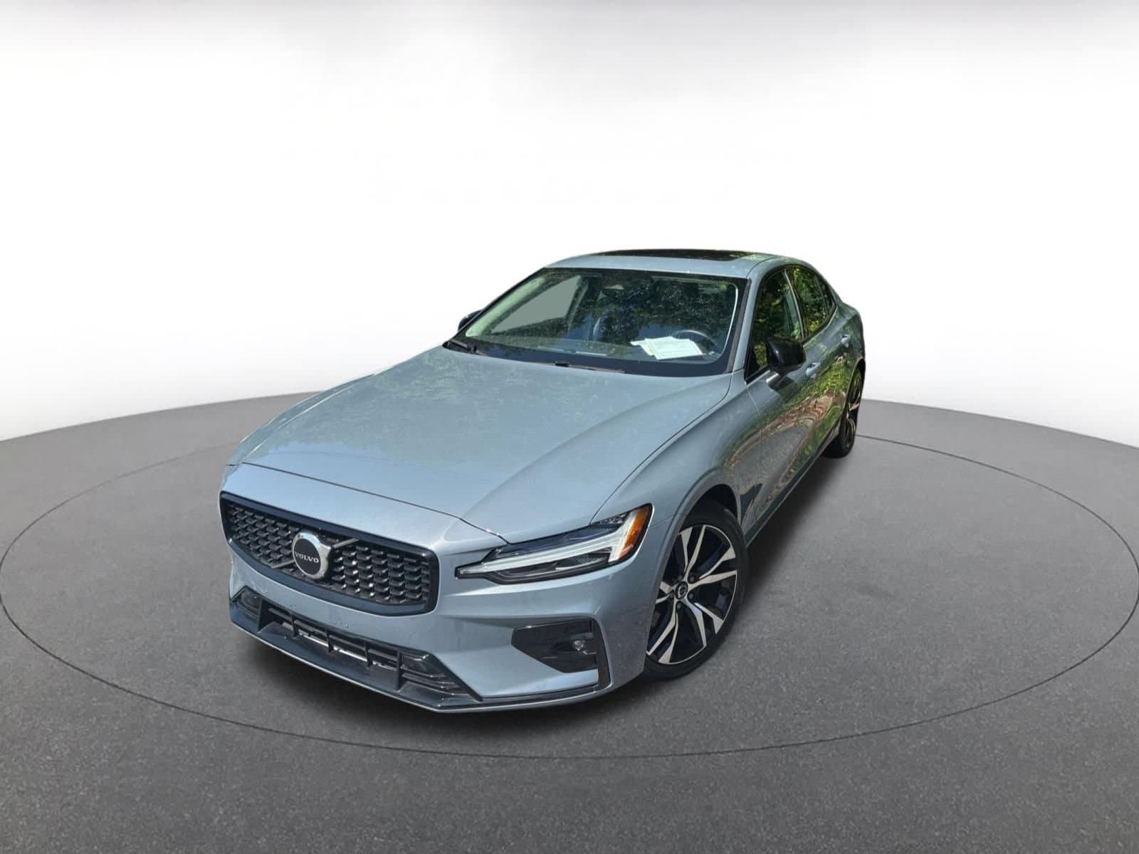 Thumbnail: 2024 Volvo S60 - 8