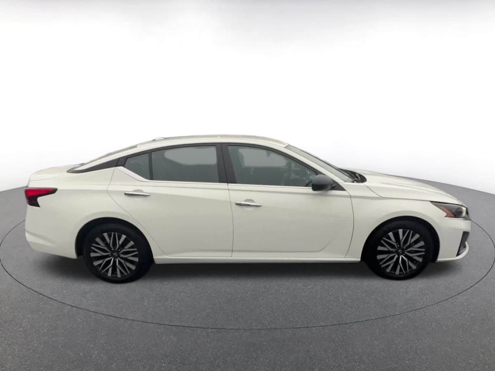 Thumbnail: 2025 Nissan Altima - 16