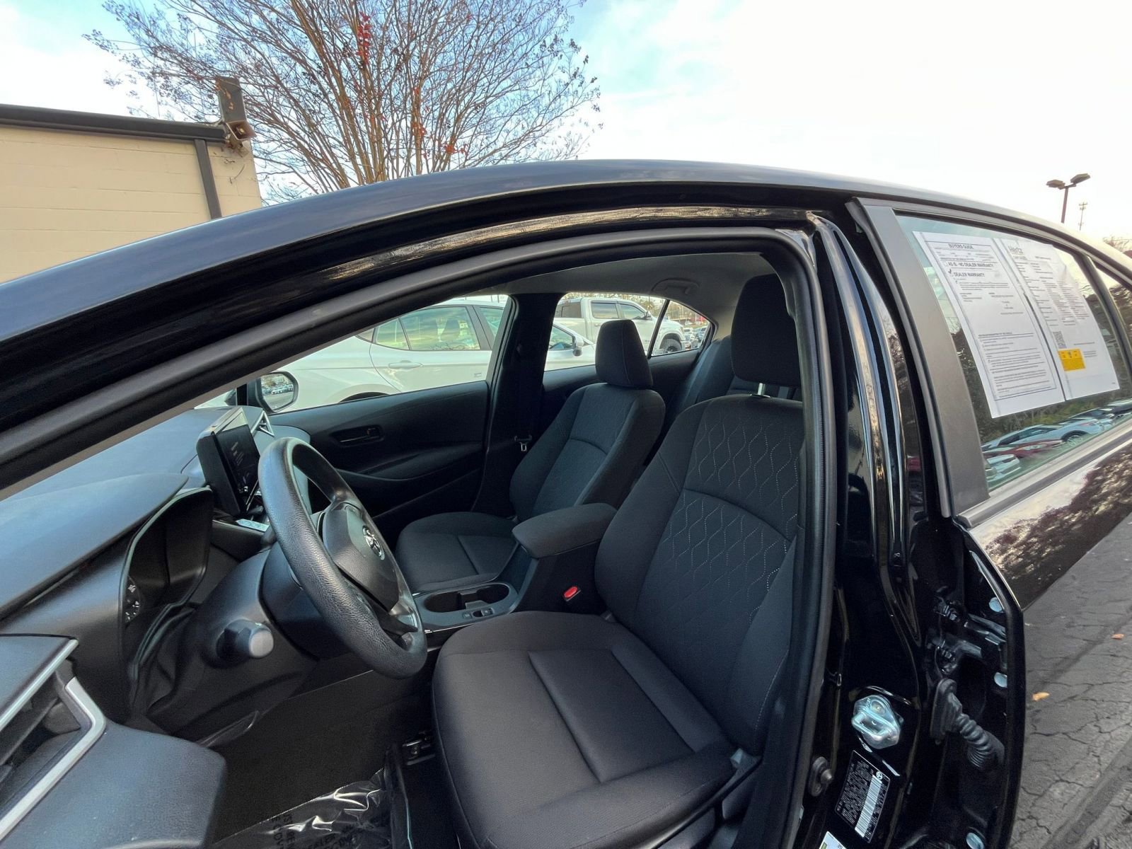 Thumbnail: 2025 Toyota Corolla - 31