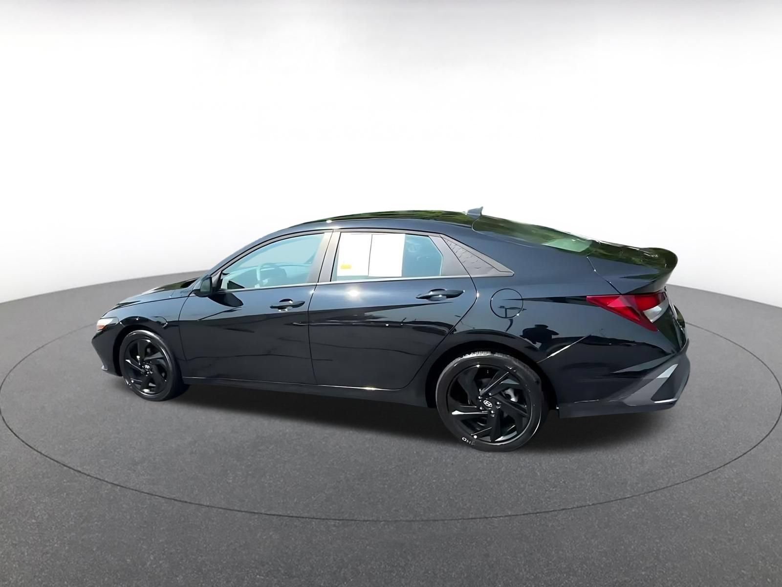 Thumbnail: 2026 Hyundai Elantra - 10