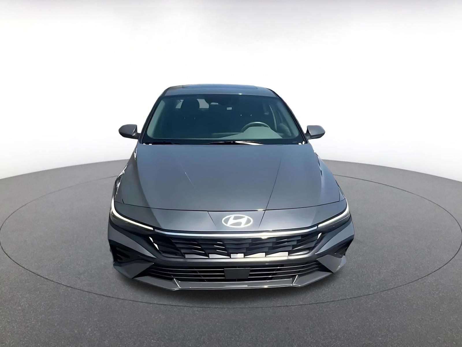 Thumbnail: 2025 Hyundai Elantra - 4