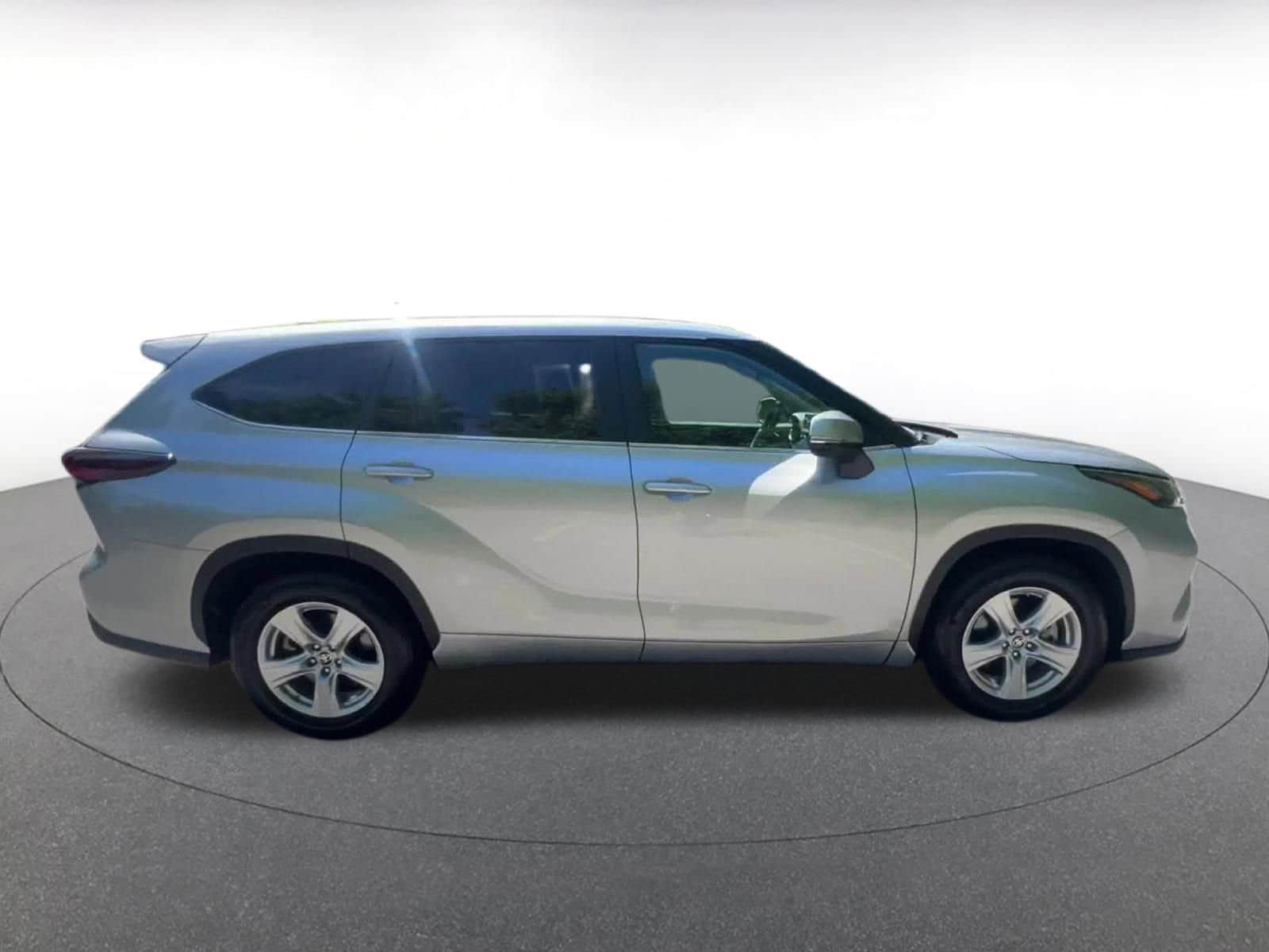 Thumbnail: 2025 Toyota Highlander - 16