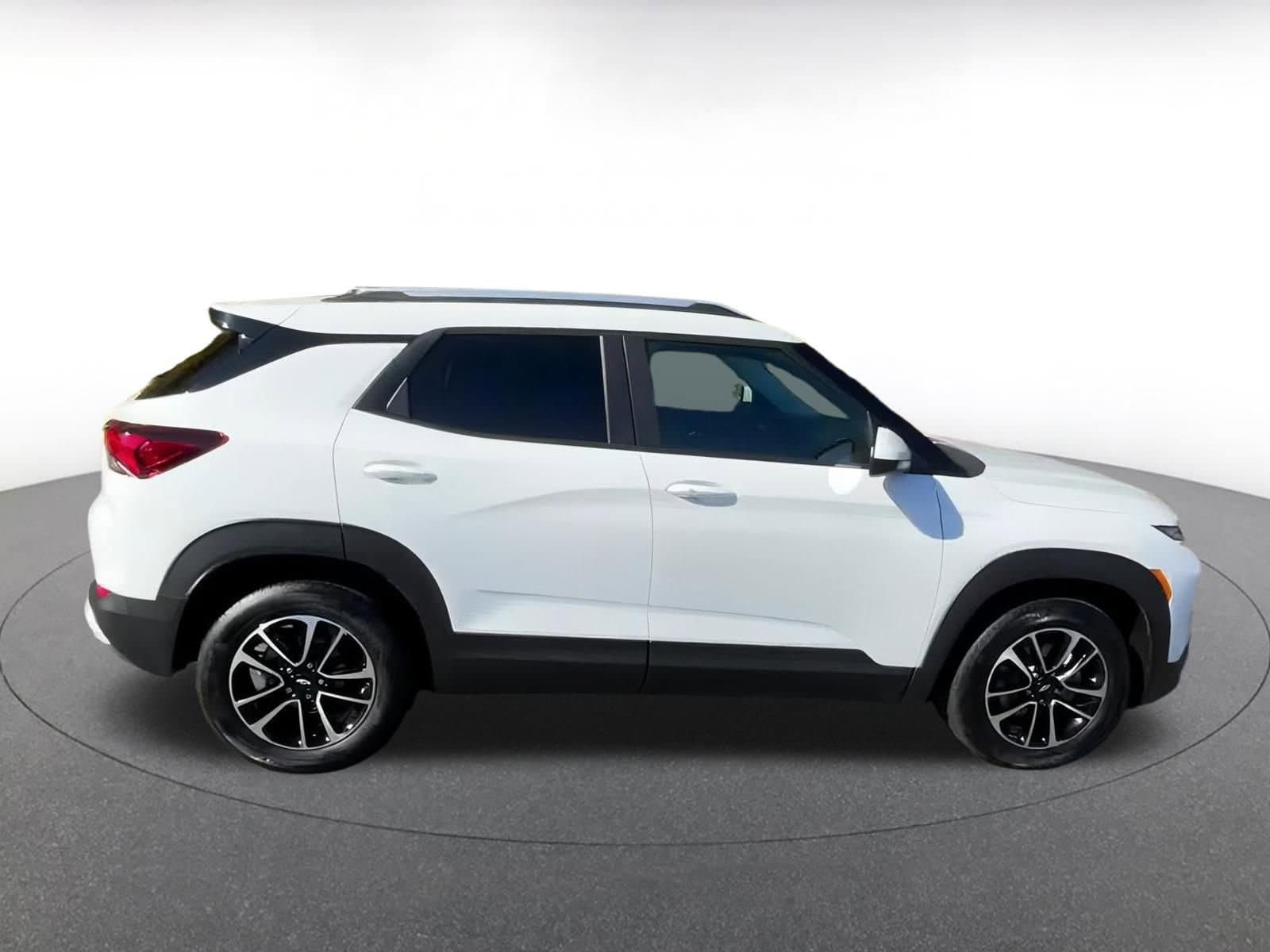 Thumbnail: 2025 Chevrolet TrailBlazer - 15