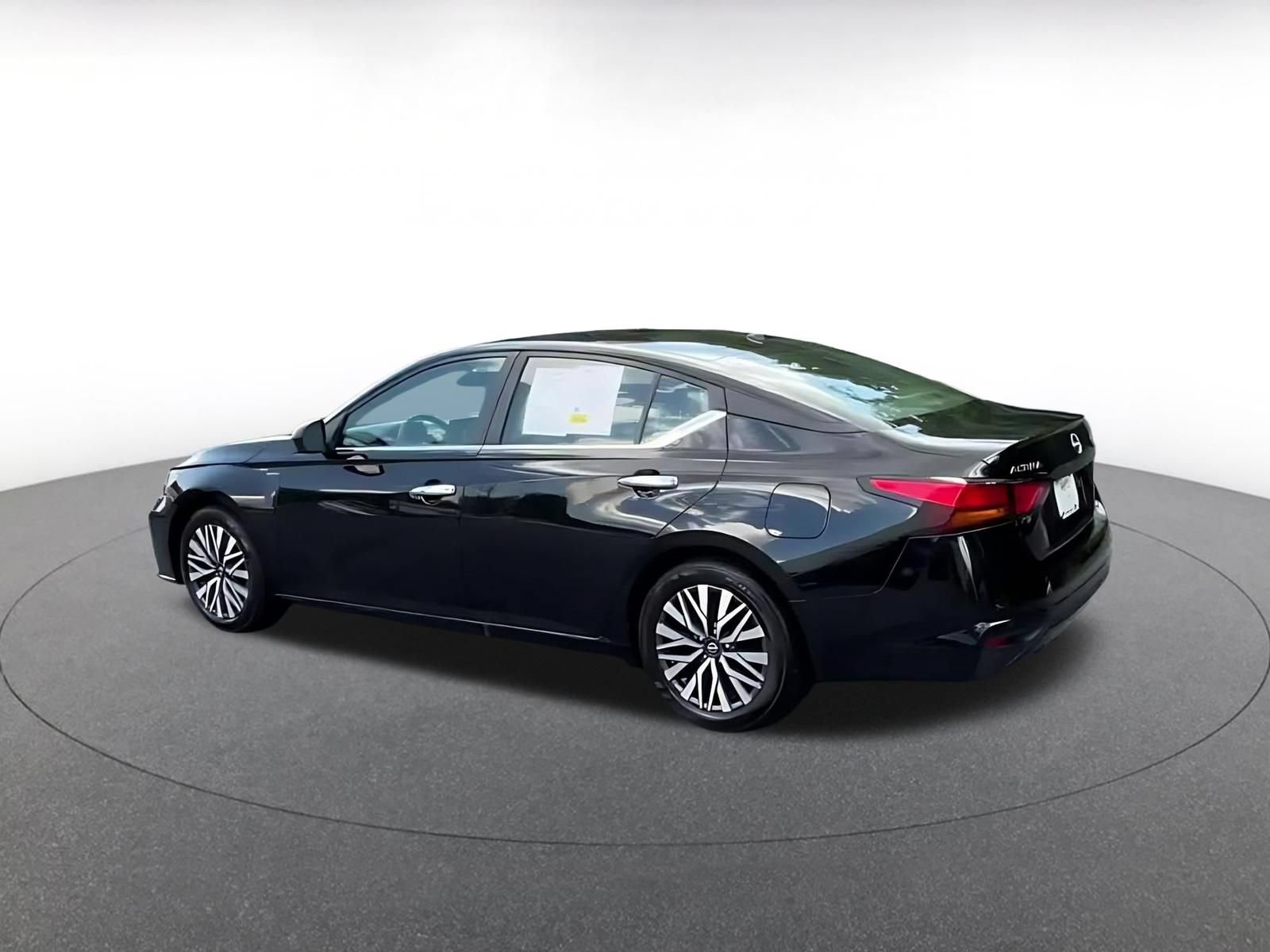 Thumbnail: 2025 Nissan Altima - 10