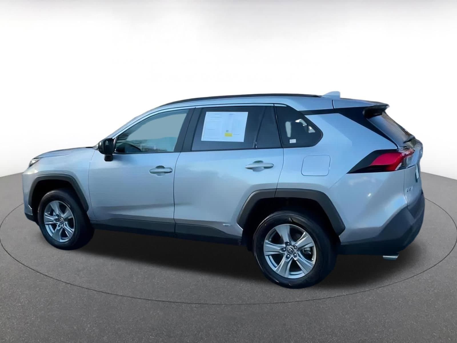 Thumbnail: 2025 Toyota RAV4 - 9