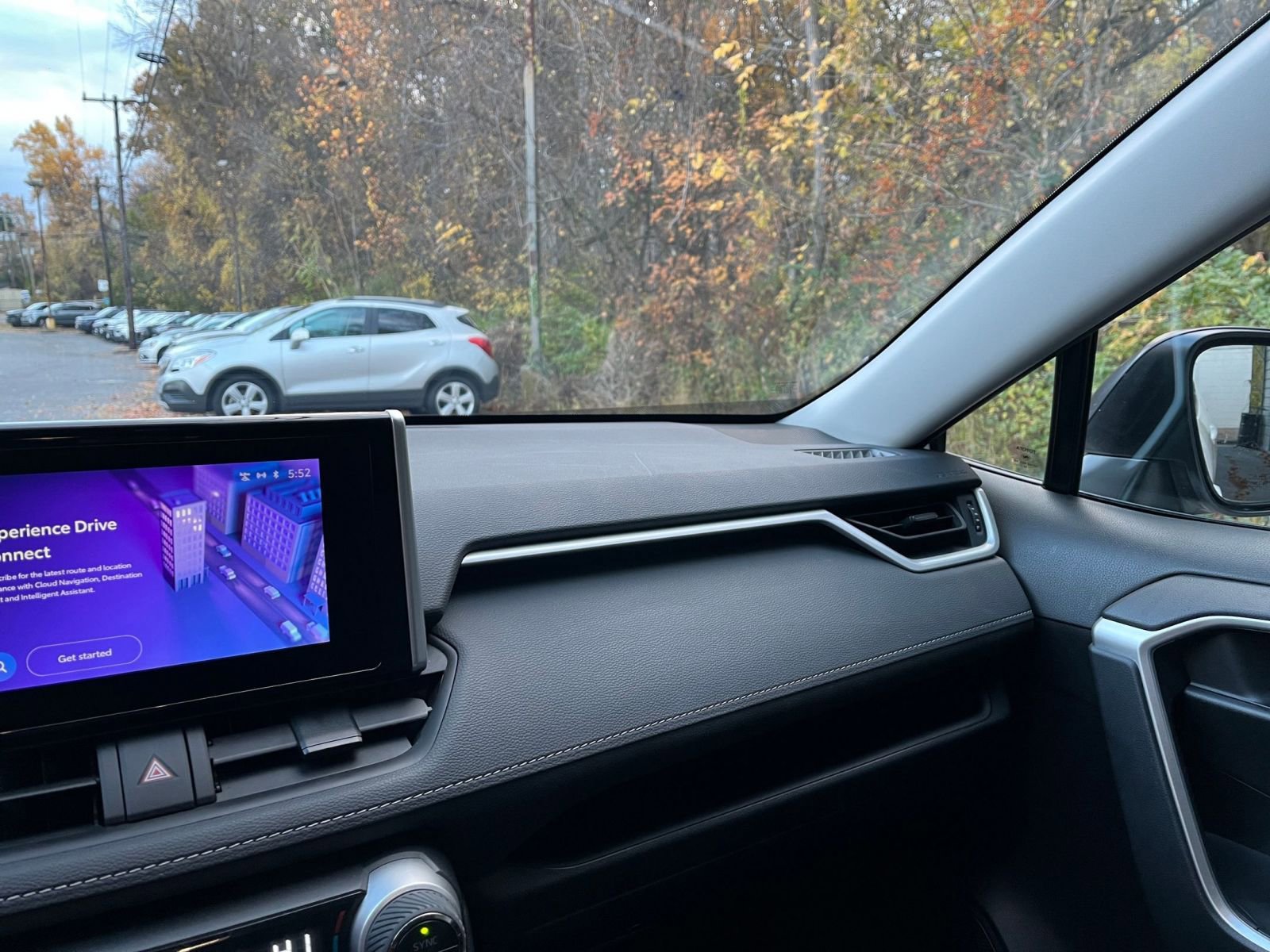 Thumbnail: 2025 Toyota RAV4 - 31