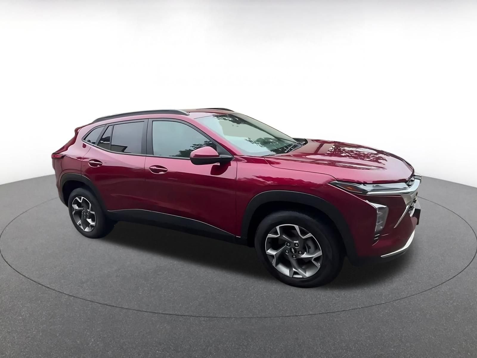 Thumbnail: 2025 Chevrolet Trax - 2