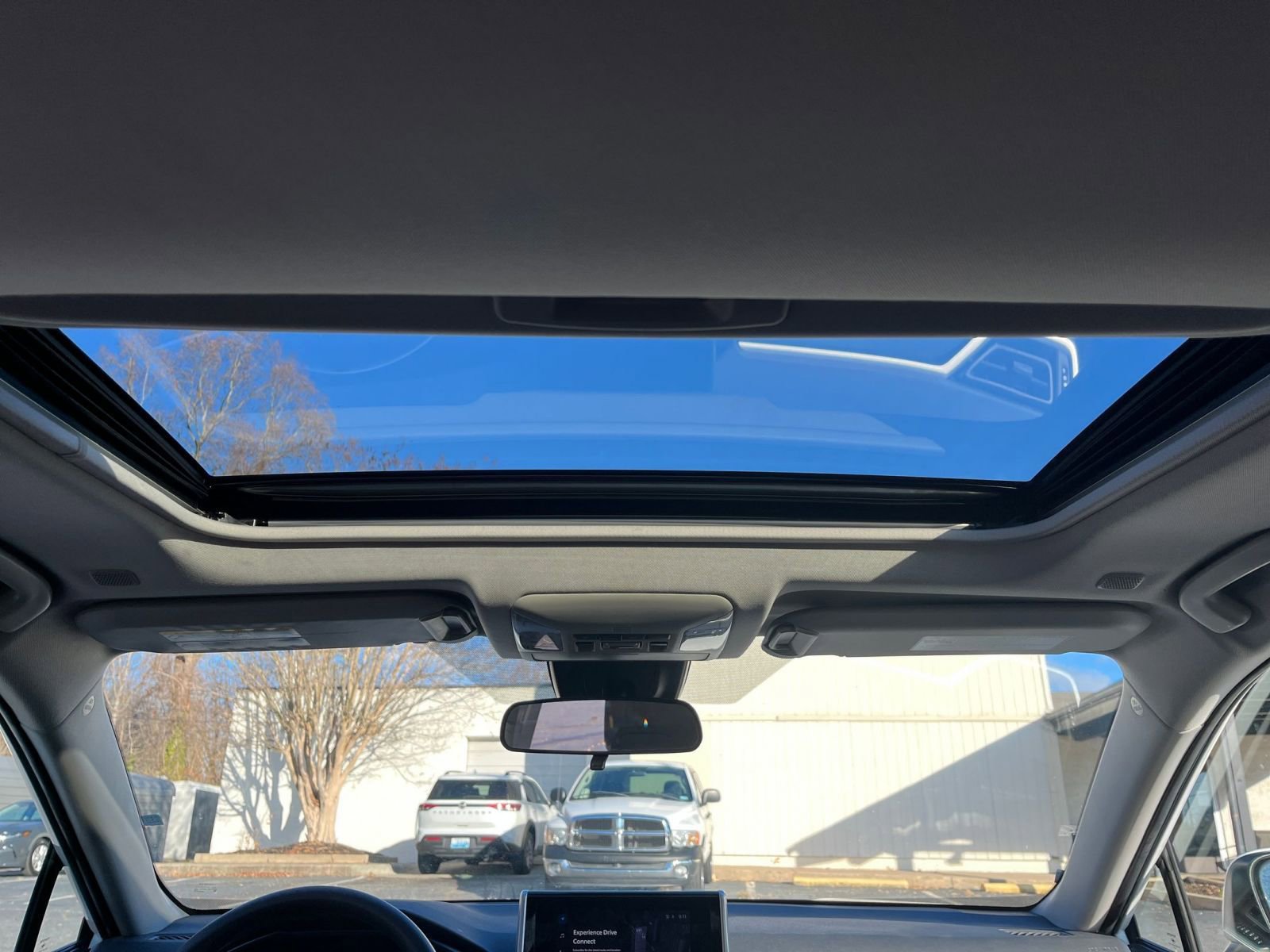 Thumbnail: 2025 Toyota RAV4 - 23